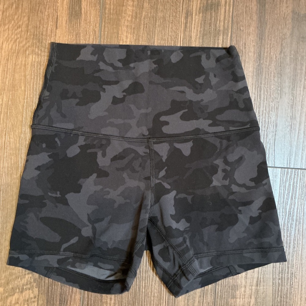 Lululemon Align High-Rise Short 4 Heritage 365 Camo Deep Coal Multi Size 4 Yoga